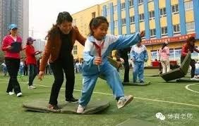 U22国足戏剧化5分钟！木塔力甫造点，艾菲尔丁破门，张一轩染红